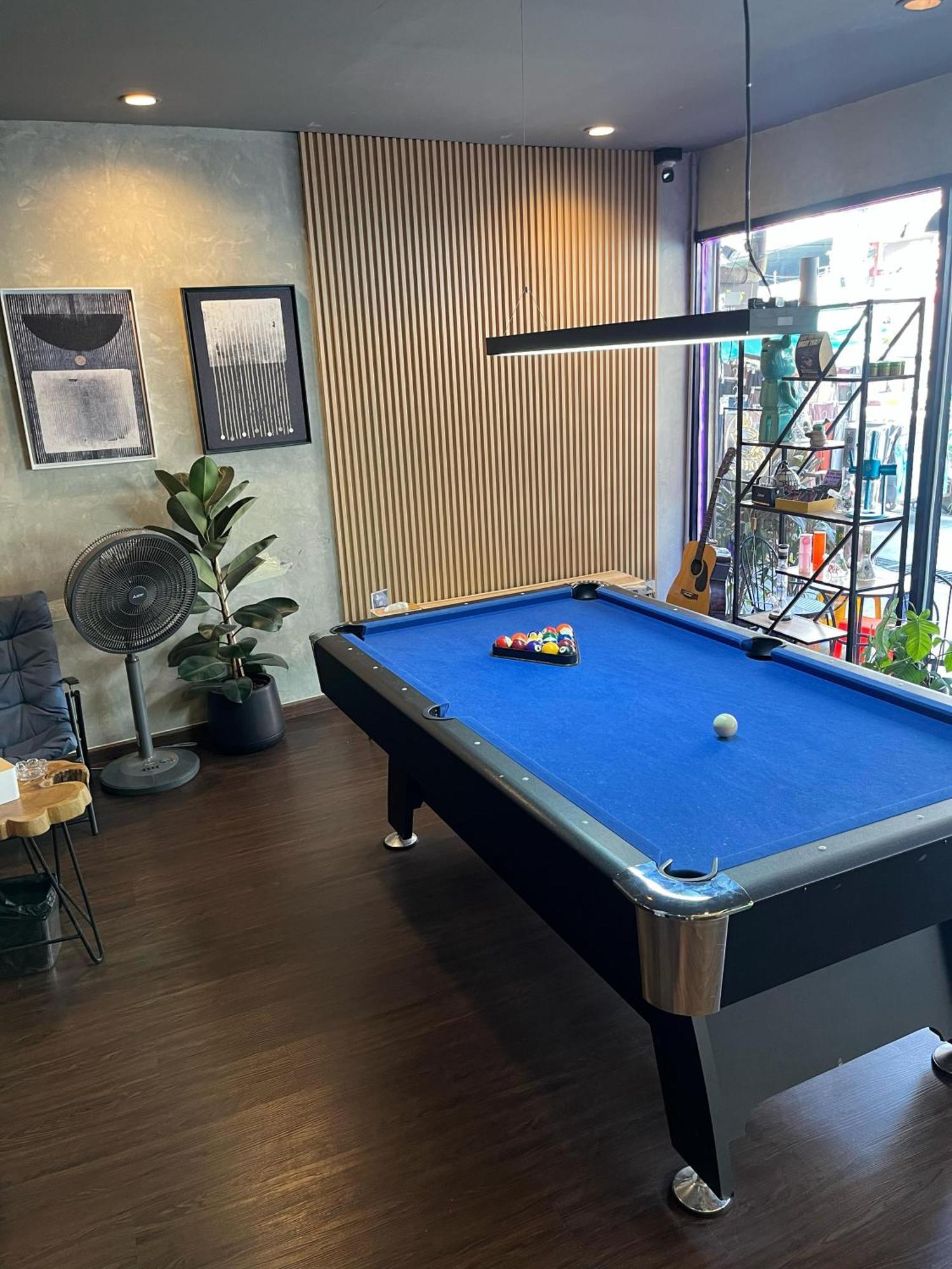 Bud Brew Beyond Dispensary And Hotel Bangkok Extérieur photo